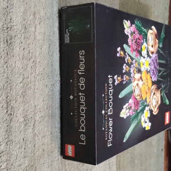 Lego Flower Bouquet #10280 set - Picture 3 of 5